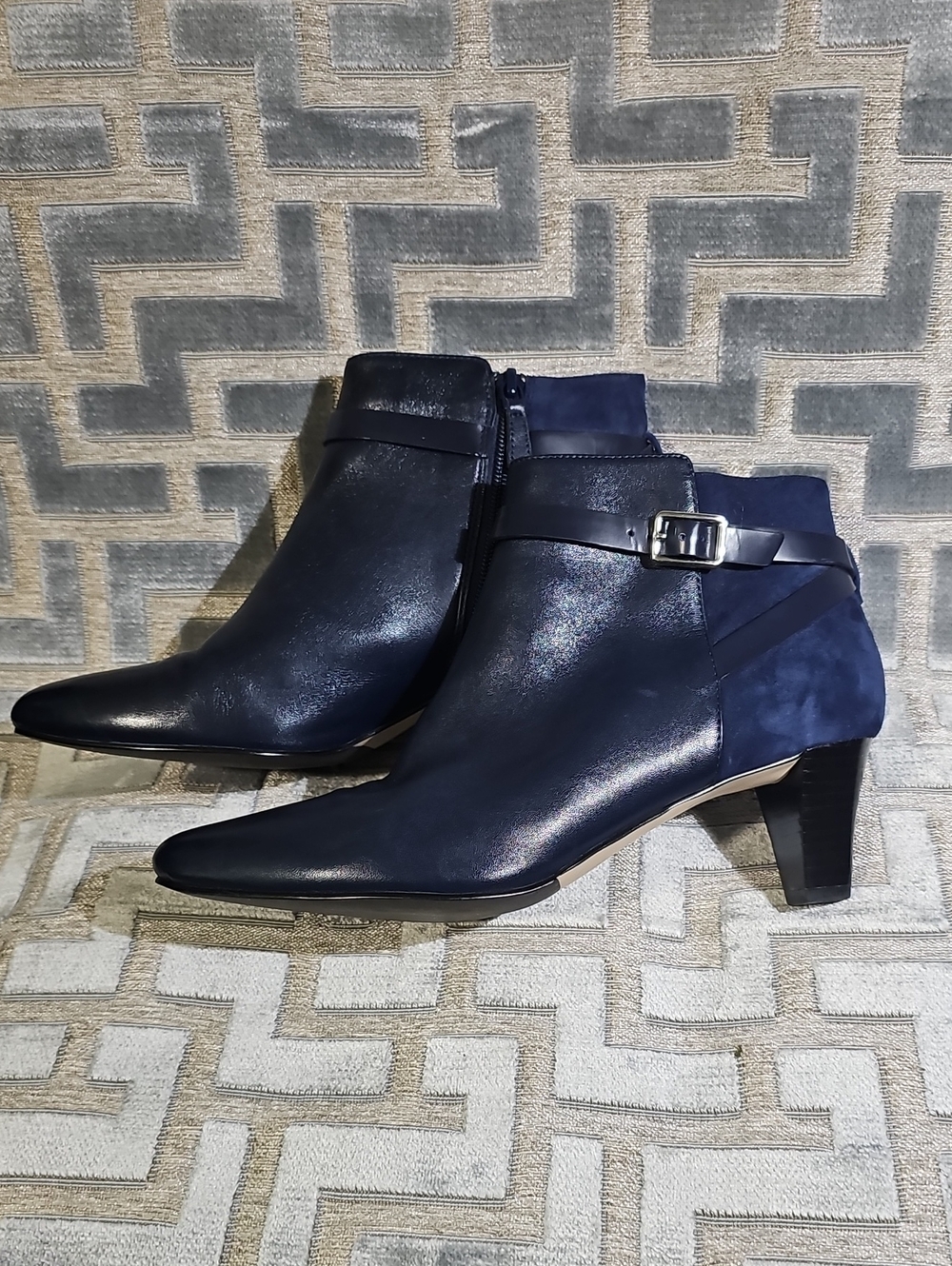 Cole Haan Size 8.5 Blue Leather Heeled Side Zip Up Ankle Boots